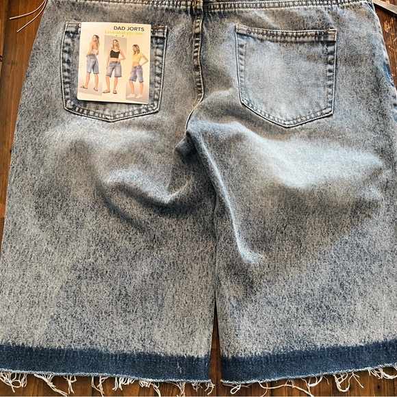 Witty Fox Women’s High Rise Light Wash Denim Jorts Shorts Size 11/30 NWT Raw Hem - Picture 7 of 10